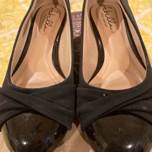 Abella beautiful true comfort black flat  shoes size 6 , in excellent condition